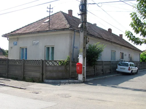 Prima școala românească din Câmpia Turzii